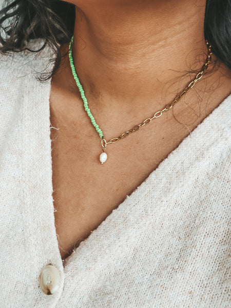 Pura White Necklace