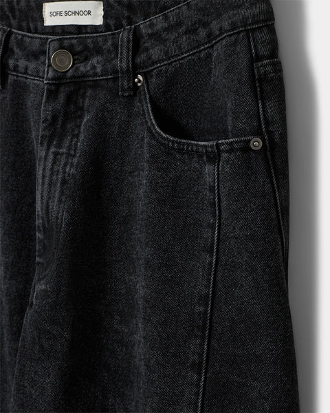 Valor Jeans in Washed Black